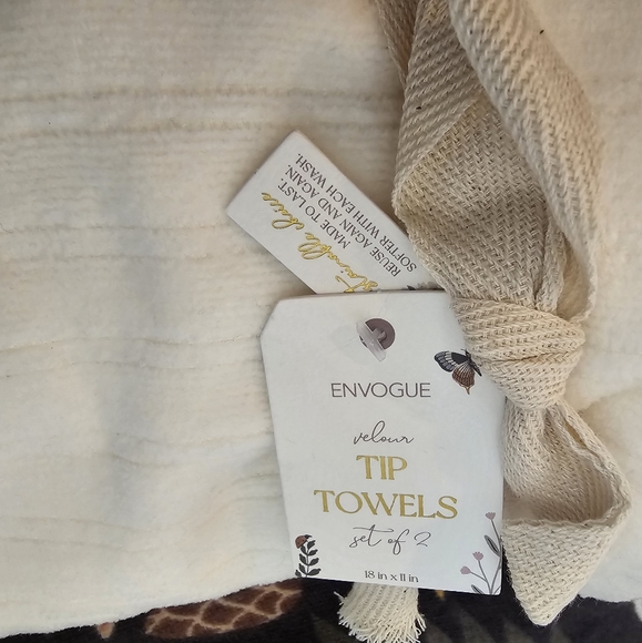 Envogue 4 piece Decorative Towel Set - Picture 15 of 16